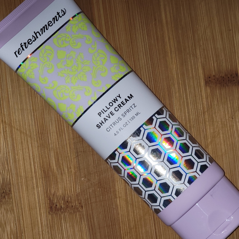 Refreshments Shave Cream in Citrus Spritz